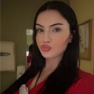 Meet your Posher, Helayna